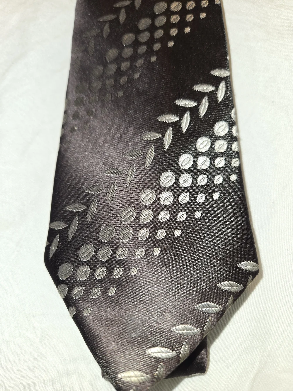 Vintage 100% Silk Men's Tie Brown Silver Geometric Pattern 55